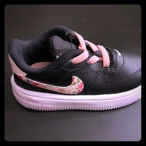Toddler Nike sneakers